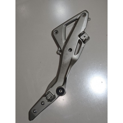 Кронштейн боковой правый Honda CB600FA Hornet