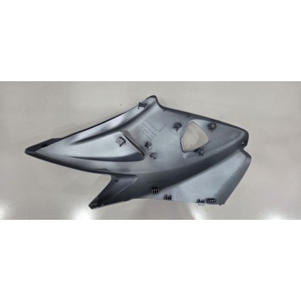 Пластик боковой передний правый 2006 год