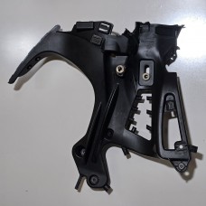 Кронштейн передний правый 7677762