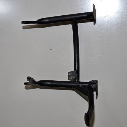 Центральная подножка