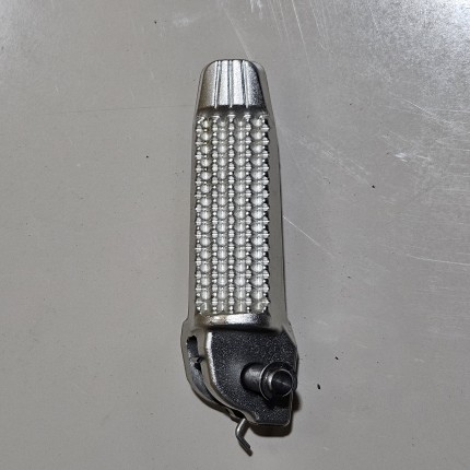 Подножка водителя правая 7 660 172