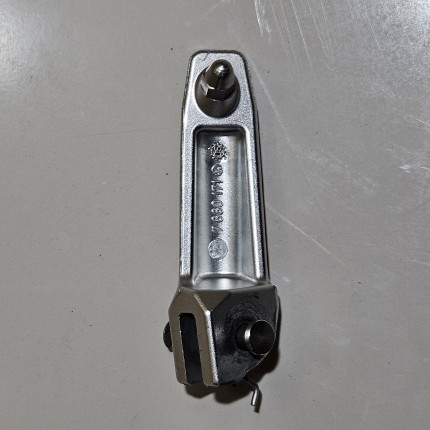 Подножка водителя правая 7 660 172