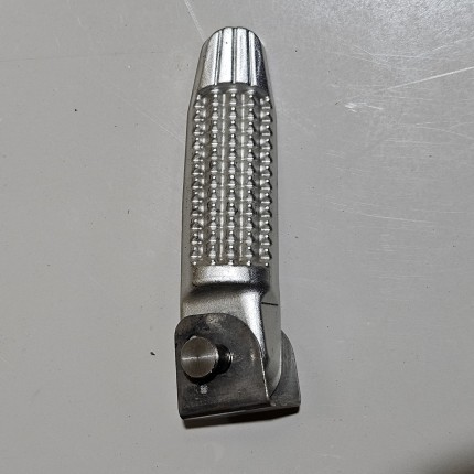 Подножка пассажира правая 7 660 174