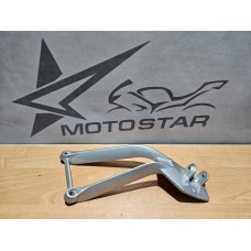 Кронштейн пассажира правый CRC 98721