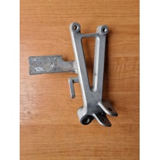 Кронштейн задний правый