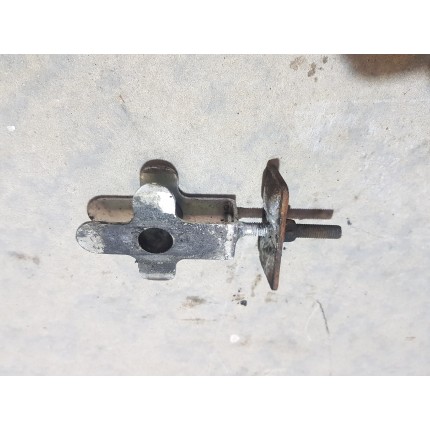 Натяжитель цепи правый