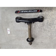 Нижняя траверса